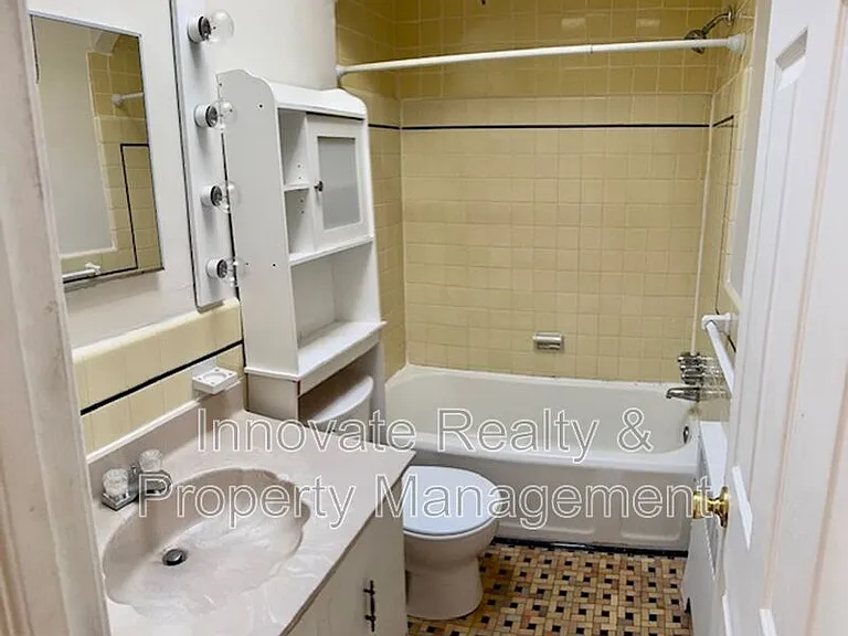 4400 Sheffield Ave #2 — Photo 6