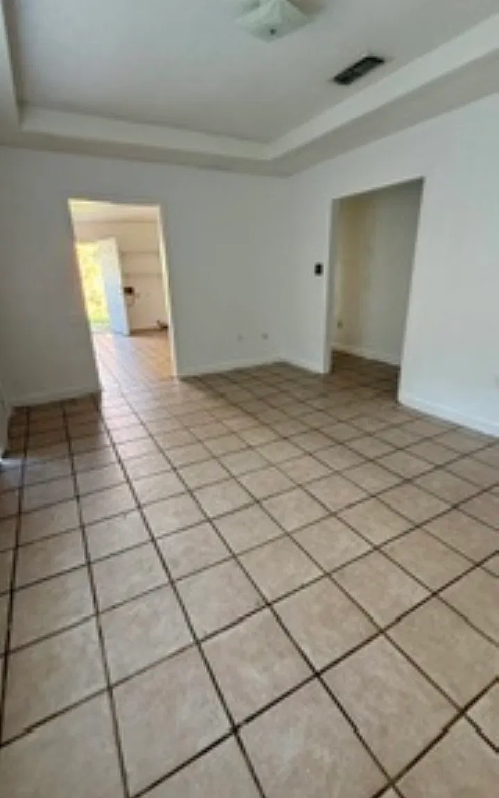 3 bed, 1150 sqft, $1,000 — Photo 3