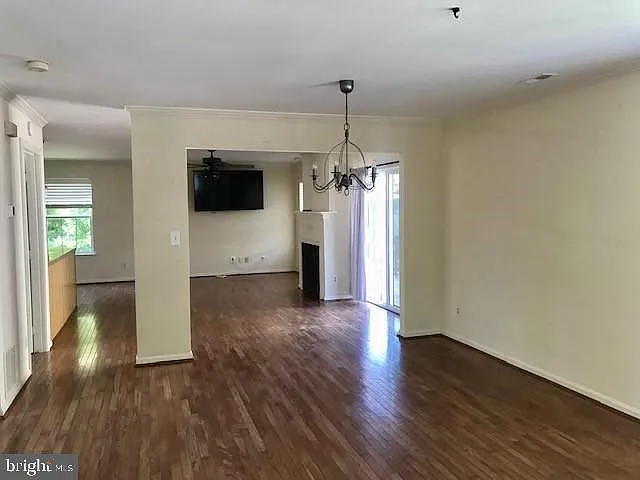 4 bed, 3.5 bath, 3300 sqft, $3,500 — Photo 4