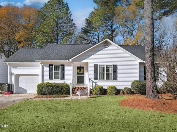 313 Hocutt Dr, Clayton, NC 27520