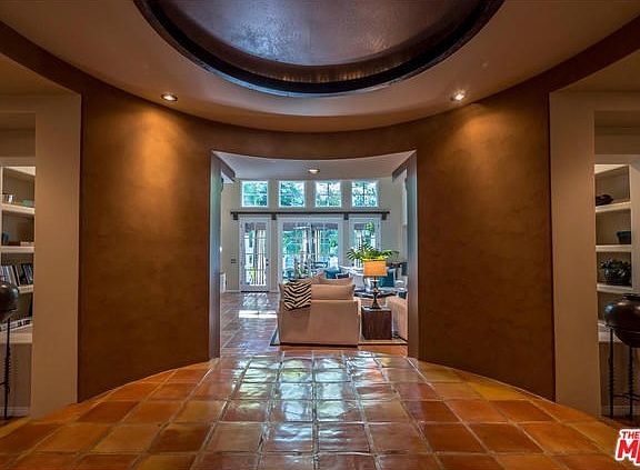 4th image of 4521 Park Marbella