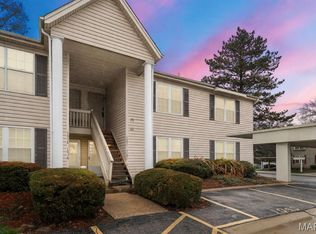 1042 Sugar Creek Ct #8, Saint Peters, MO 63376