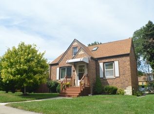 9402 Lincoln Ave, Brookfield, IL 60513