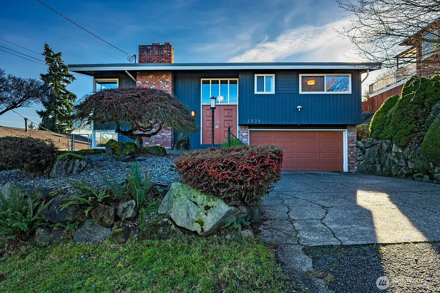 2525 S Raymond Street photo 1