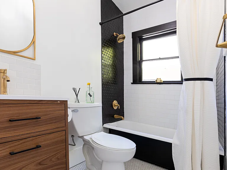 1026 22nd St #3 — Photo 15