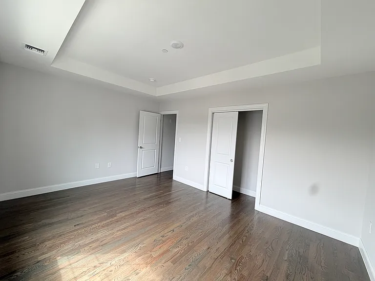 77 Alberta Ave #1 — Photo 12