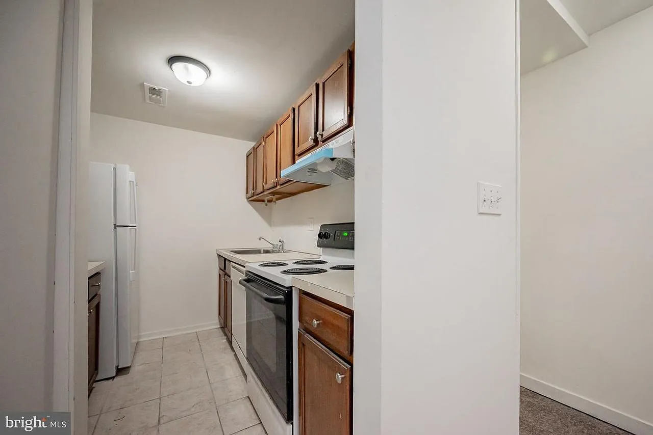 3 bed, 1600 sqft, $2,375 — Photo 3