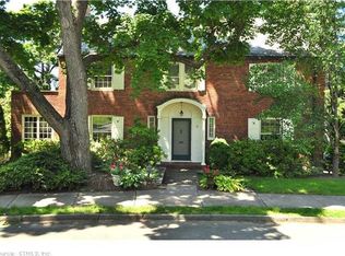 43 W Hill Dr, West Hartford, CT 06119