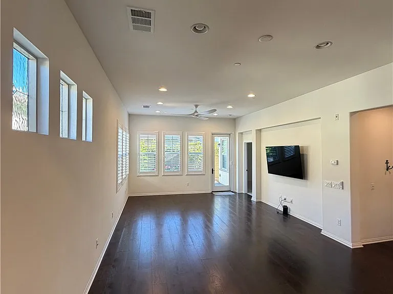 15 Galan St — Photo 5