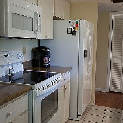 4th image of 1329 Glendale Cir E #910