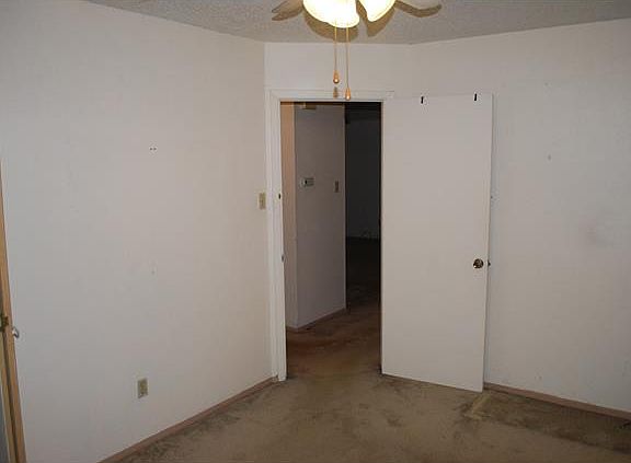 3rd image of 7711 Croftwood Dr