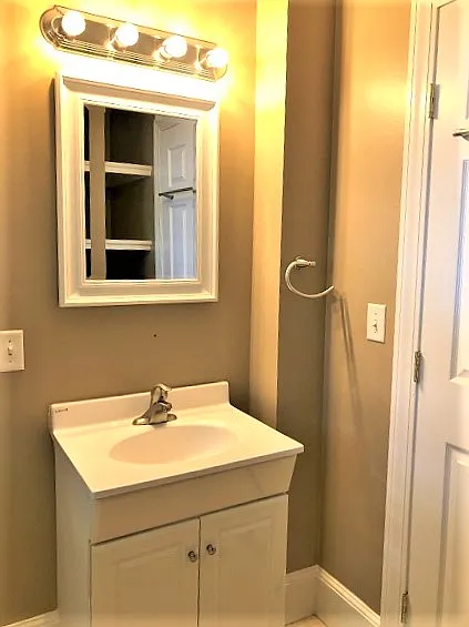 63 Danforth St #3R — Photo 17