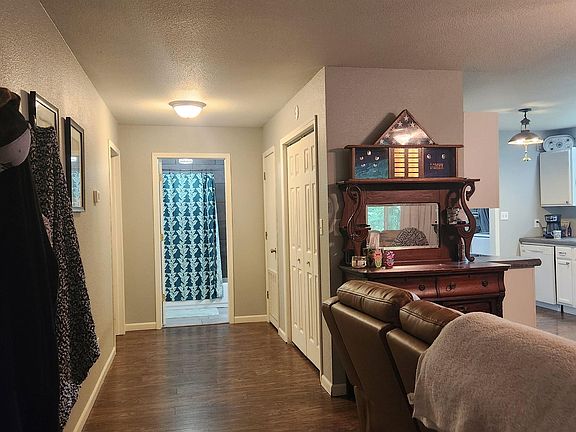 3rd image of 91 Michael Ln