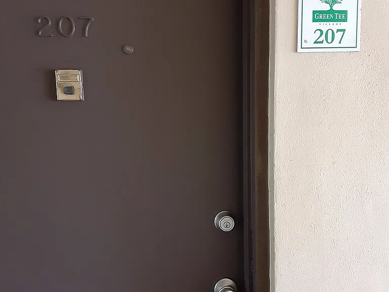 1830 Maravilla Ave #207 — Photo 2
