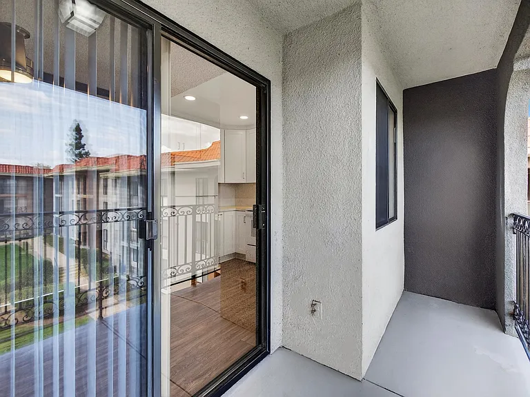 Prado Apartments — Photo 52