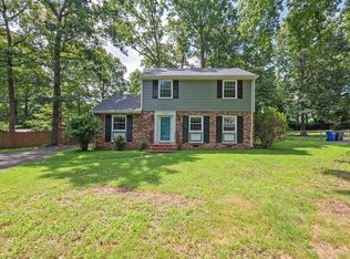 1041 Warminster Dr, Midlothian, VA 23113