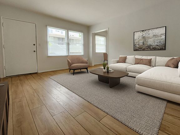 3rd image of 1944 S Beverly Glen Blvd #6