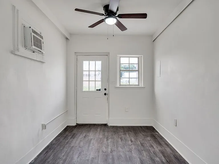 1619 Laharpe St #B — Photo 4