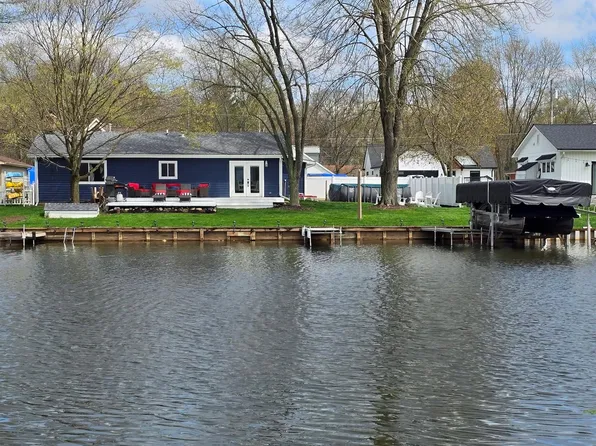 10866 Colony Rd, Pinckney, MI 48169