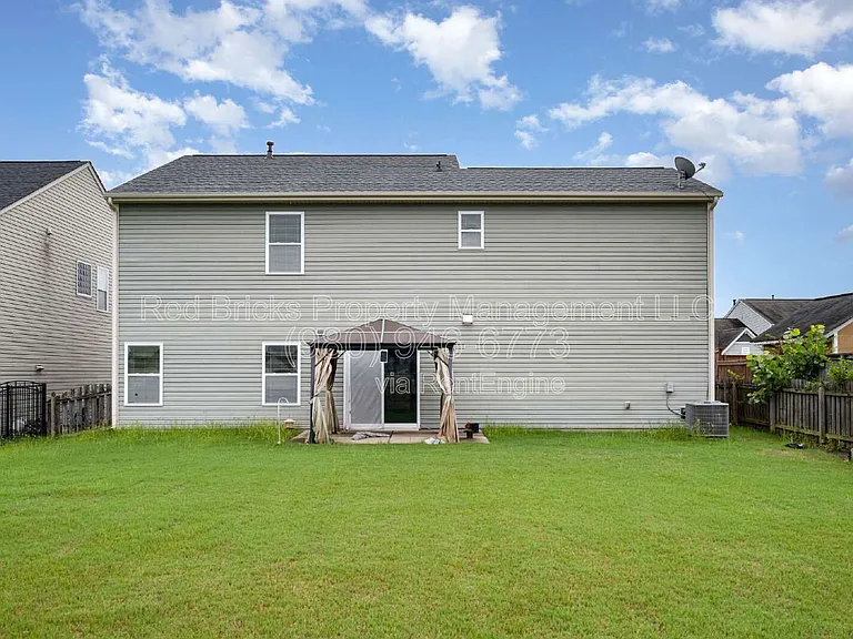 3530 Alister Ave SW — Photo 30