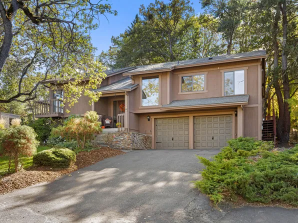 2586 Freedom Way, Medford, OR 97504