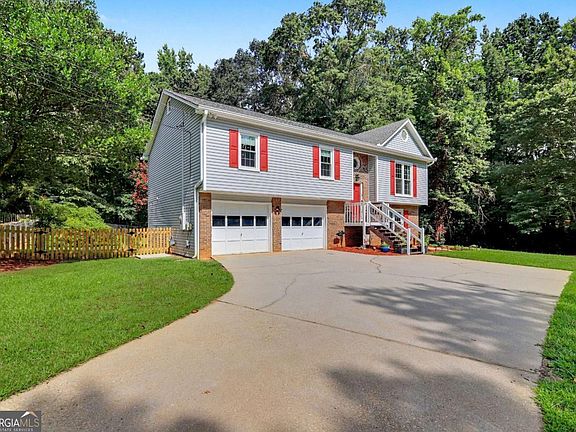 2nd image of 4155 Stephanie Cir SE