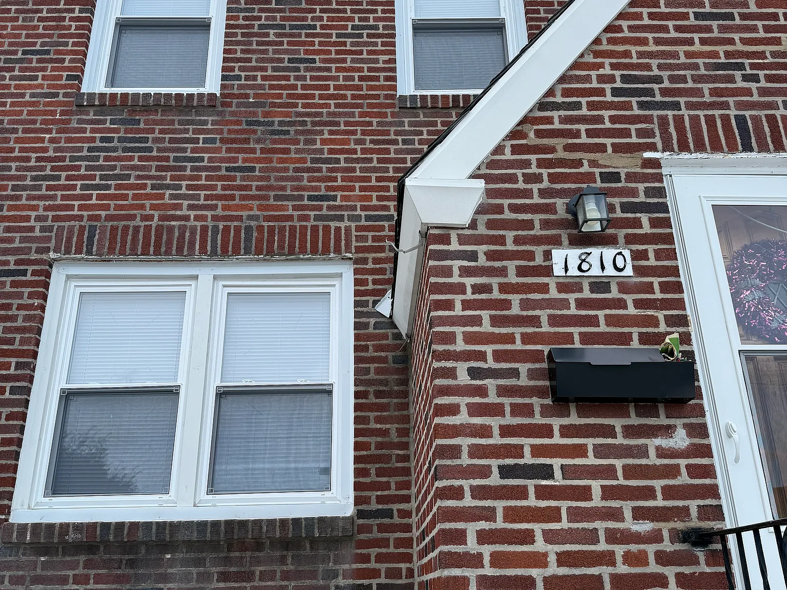 1810 Benson St — Photo 2