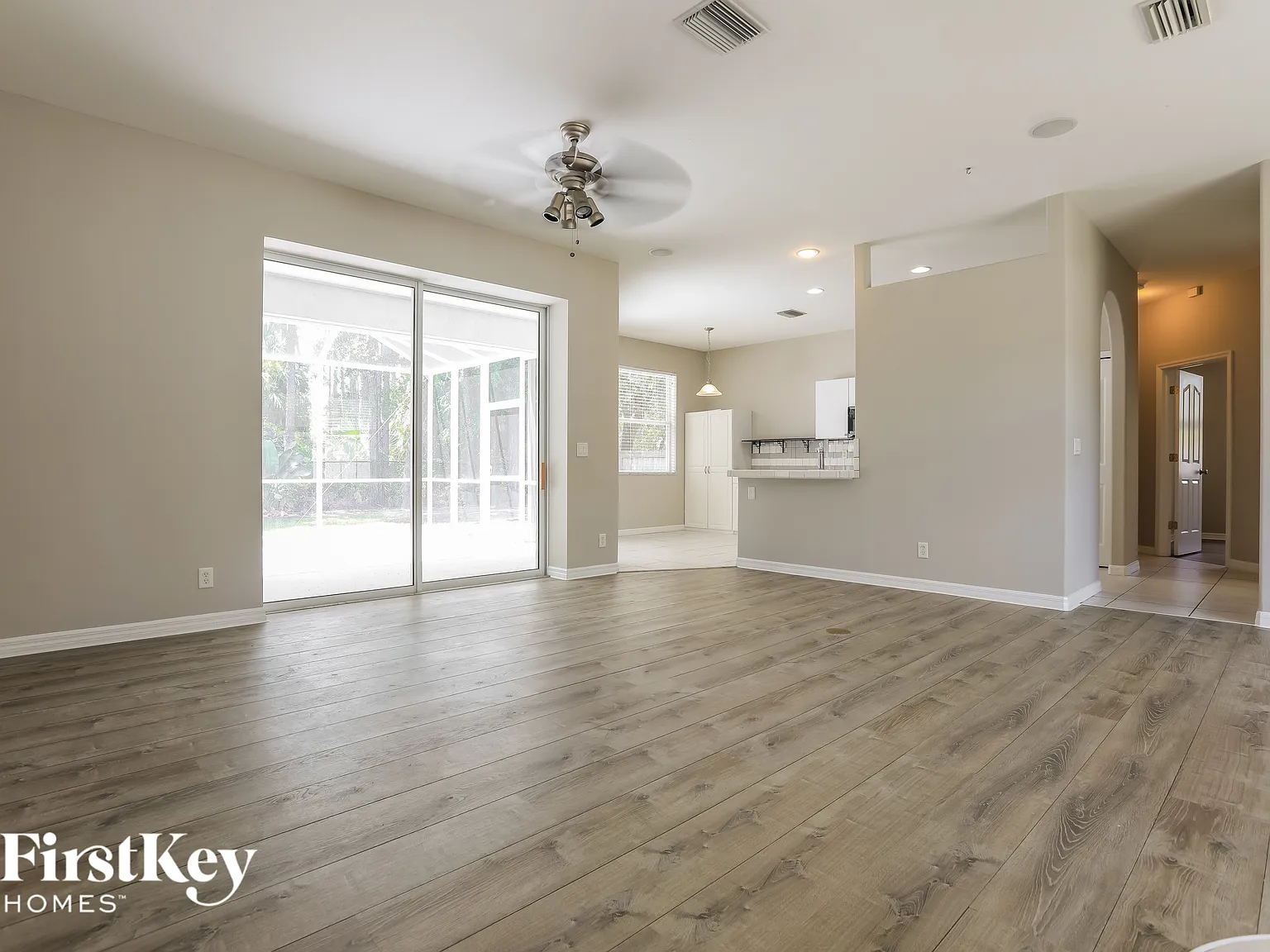 3 bed, 2.0 bath, 1547 sqft, $1,960 — Photo 2