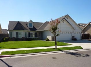 502 W Prescott Ave, Clovis, CA