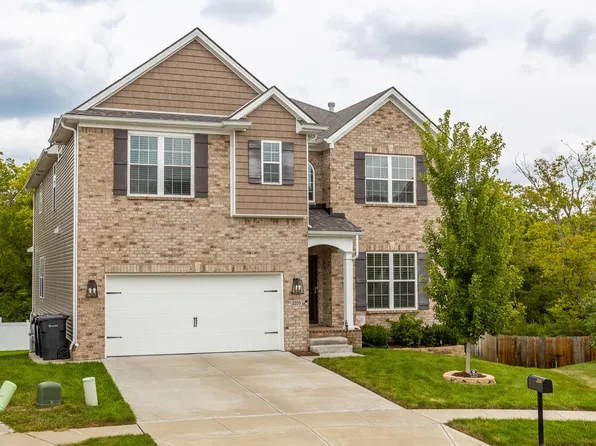 2205 Strasburg Park, Lexington, KY 40514