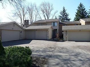 7458 Bridge Way, West Bloomfield, MI 48322