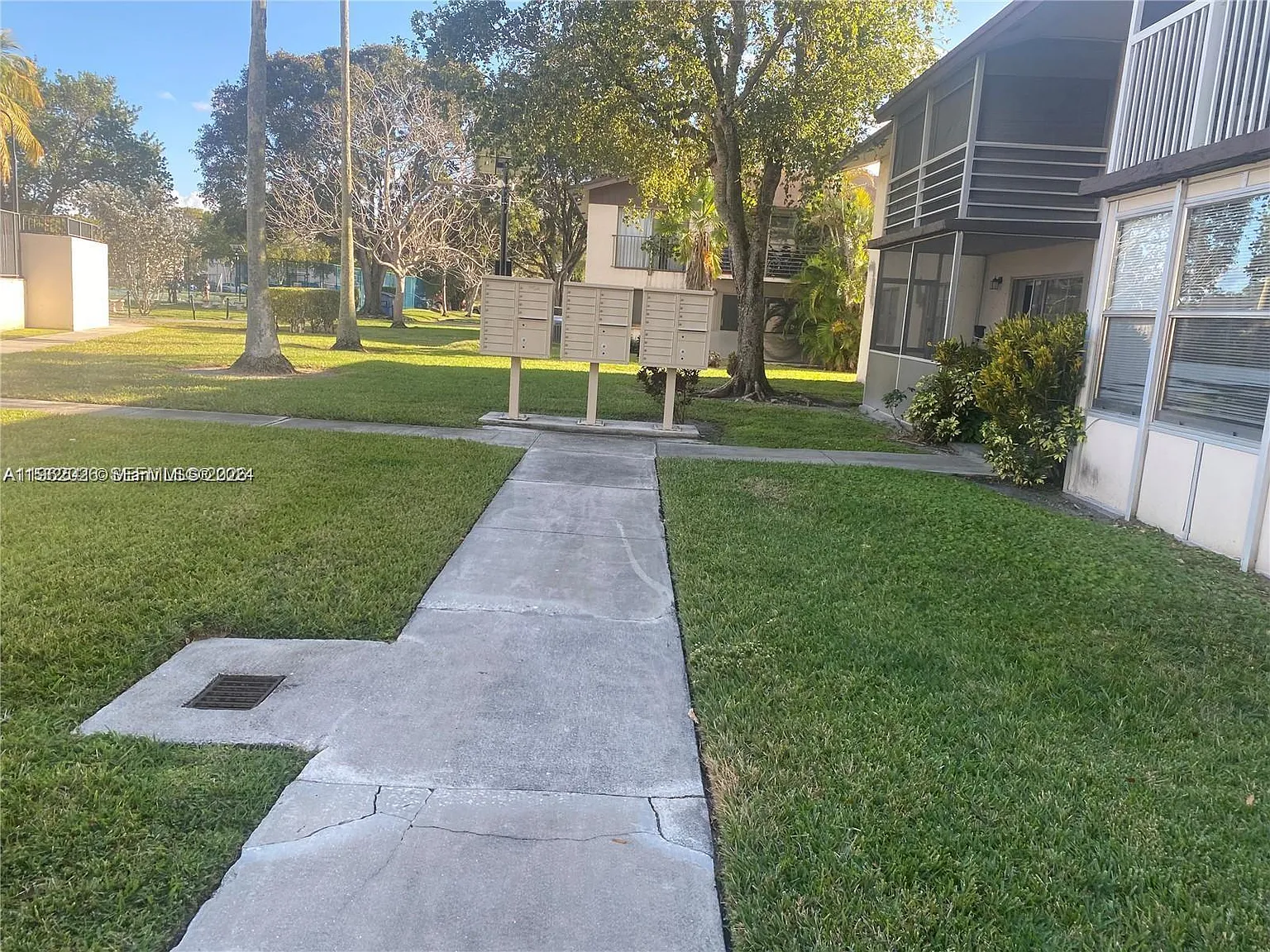 Laurels At Margate Condo — Photo 1