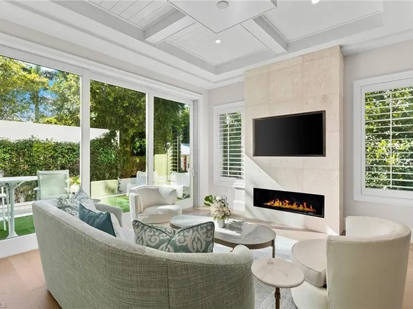 810 9th ST S, NAPLES, FL 34102
