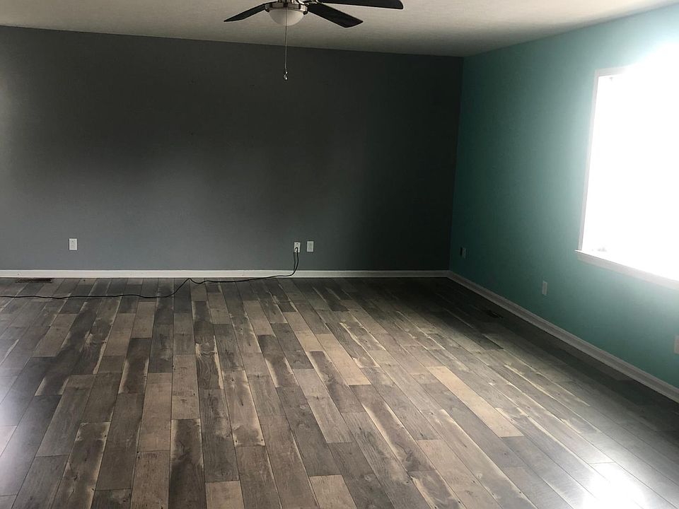1st image of 307 Blue Bird Dr
