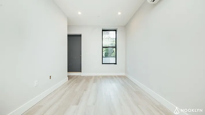 Rented by Nooklyn NYC LLC | media 20