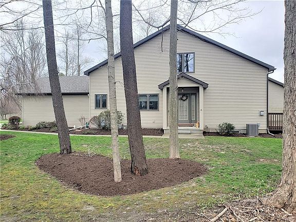 3rd image of 3275 Walden Oaks Blvd