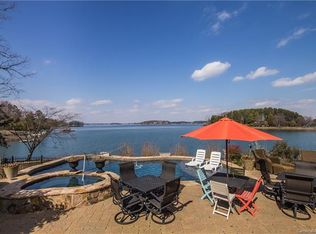 16429 Twin Cove Dr, Huntersville, NC 28078
