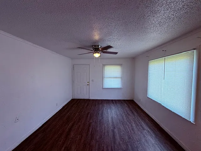 217 W Marshall Dr — Photo 6