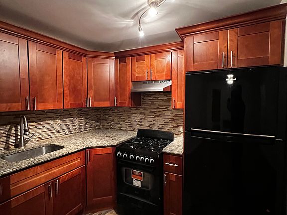 5th image of 461 Hancock St APT 1
