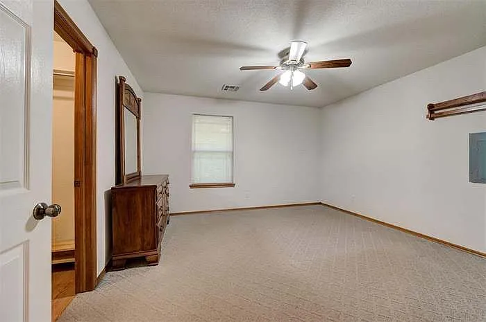 14028 S Anderson Rd — Photo 3
