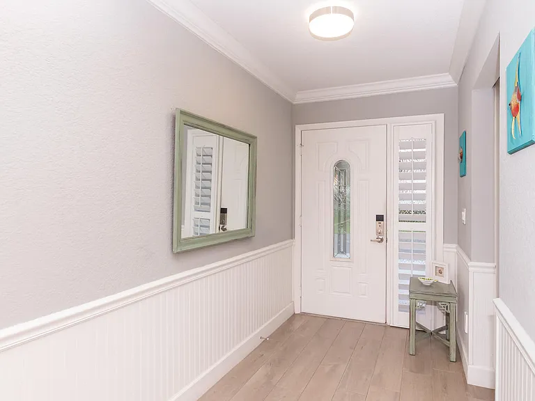 4041 NE Breakwater Dr — Photo 2