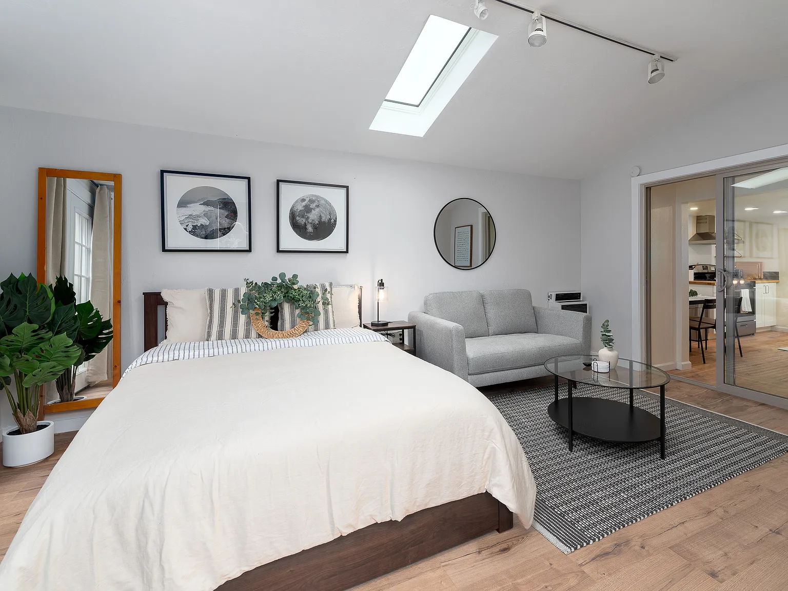 Studio, 415 sqft, $2,400 — Photo 1