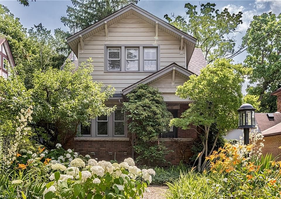 1st image of 100 Dalewood Cres