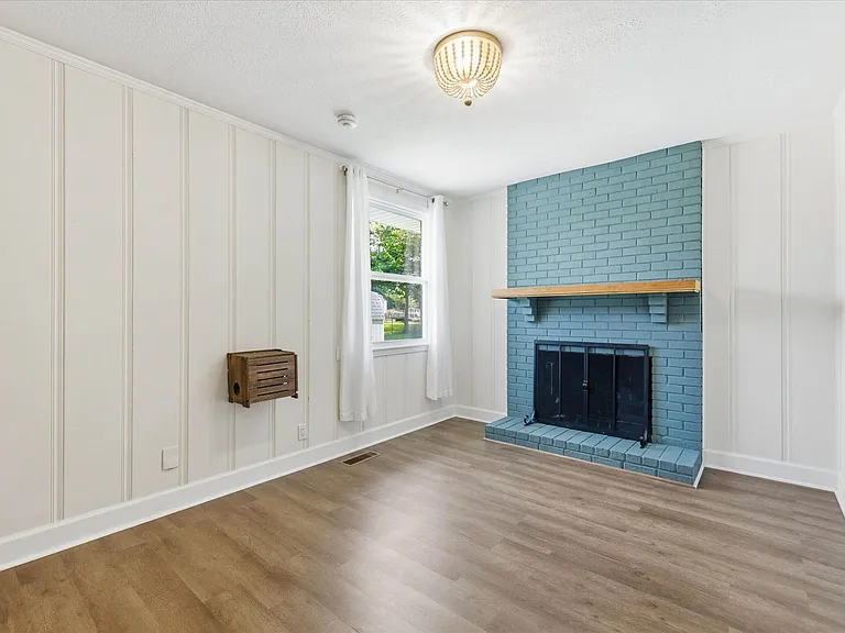 37 Hillsboro Rd — Photo 22