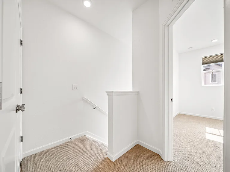 475 Millwall Cir — Photo 23