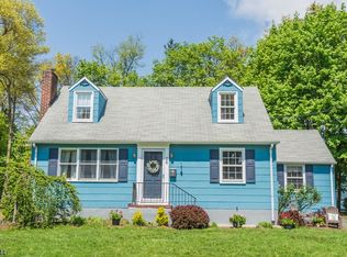 26 Park Ave, Pompton Plains, NJ 07444