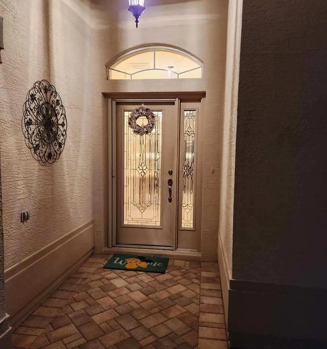 3 bed, 1927 sqft, $2,300 — Photo 4