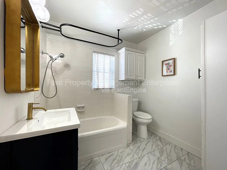 735 NE 14th St — Photo 7