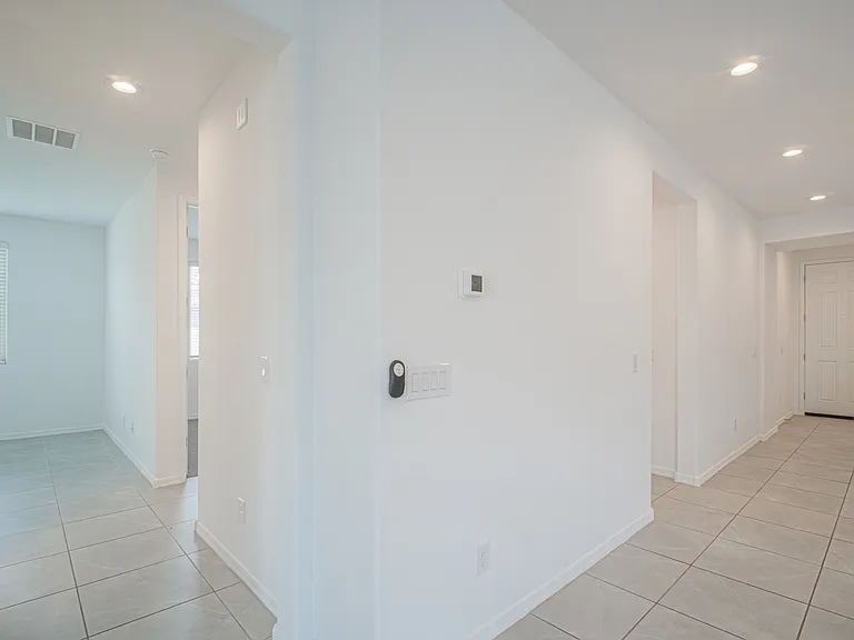 1793 N Westfall Ln — Photo 16