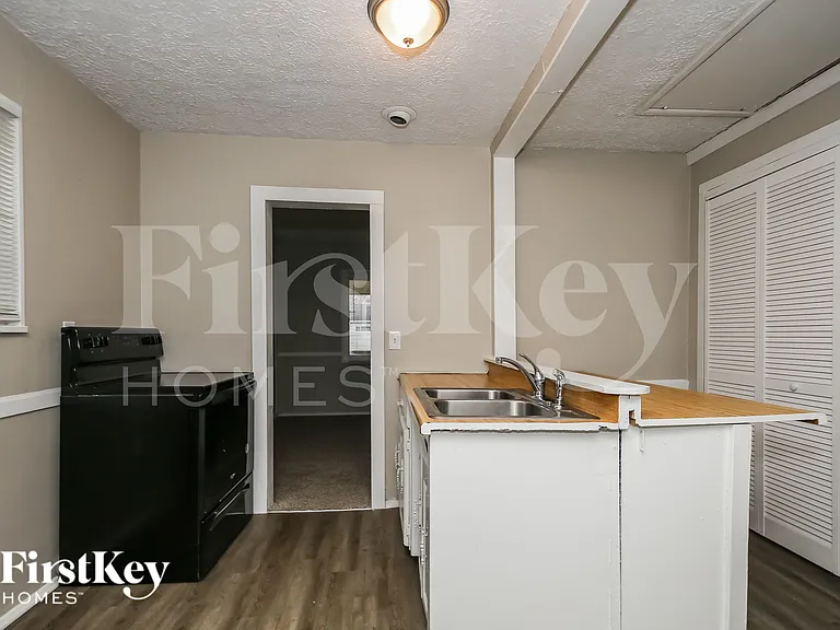 4742 Normal Ave — Photo 6